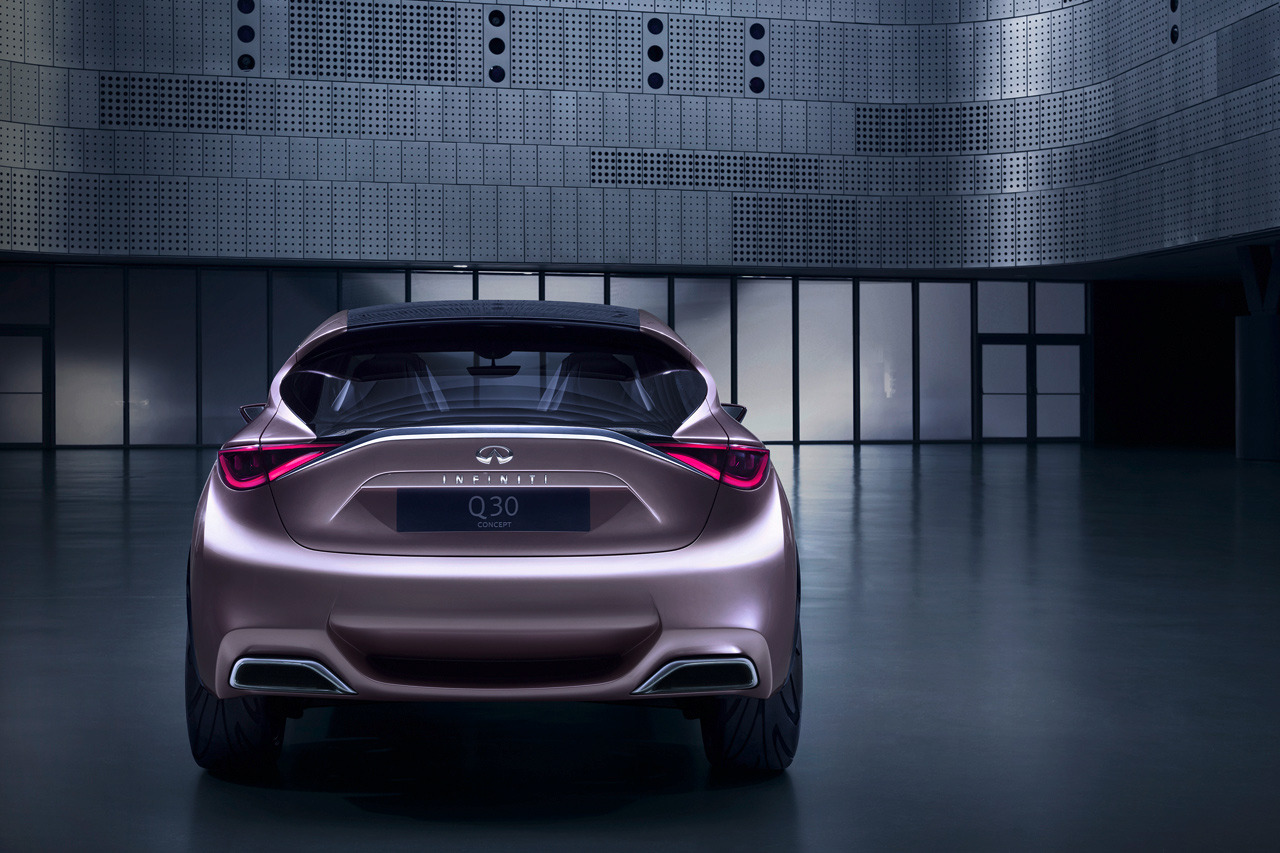Infiniti Q30, 2013