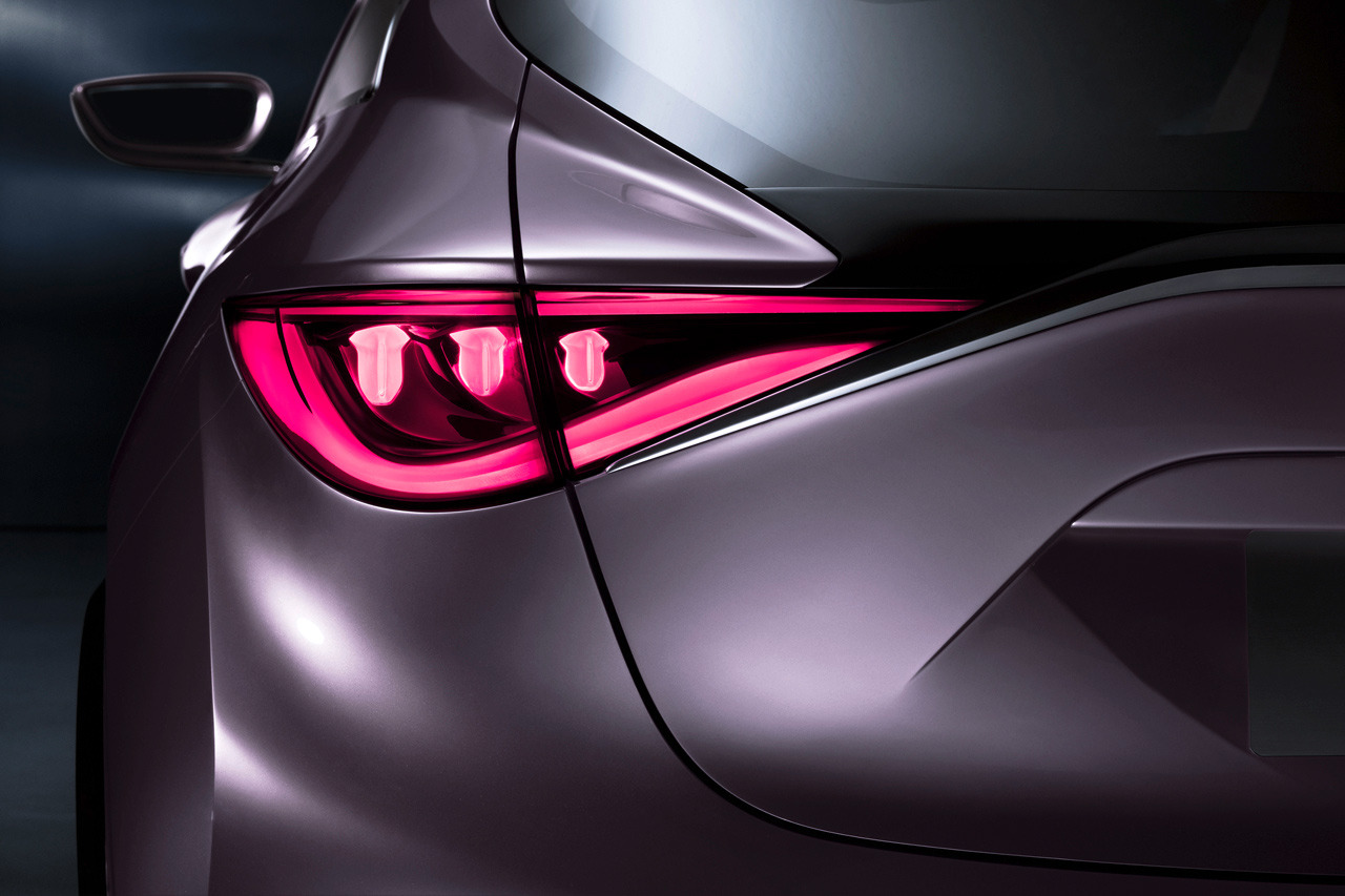 Infiniti Q30, 2013