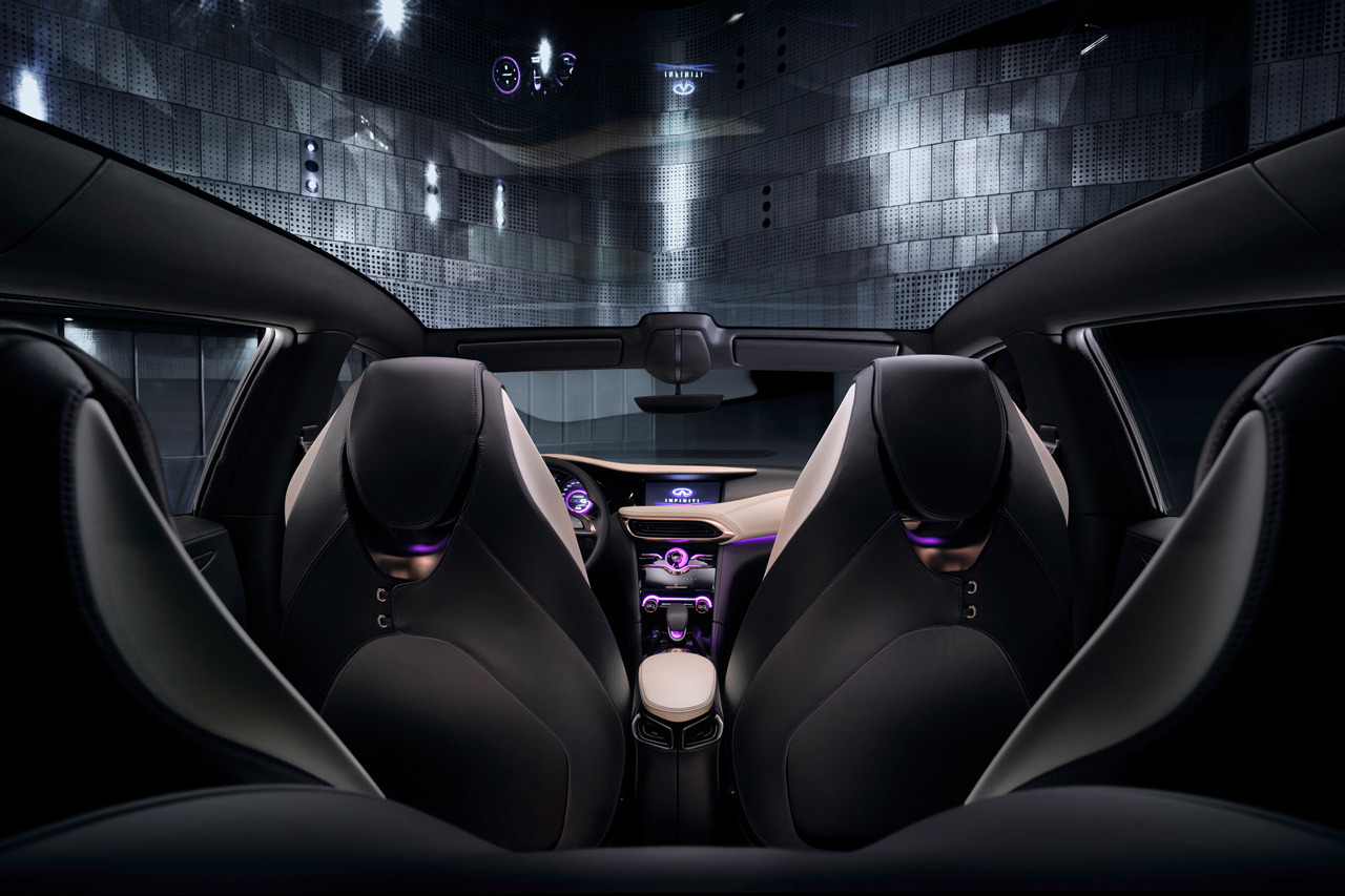 Infiniti Q30, 2013