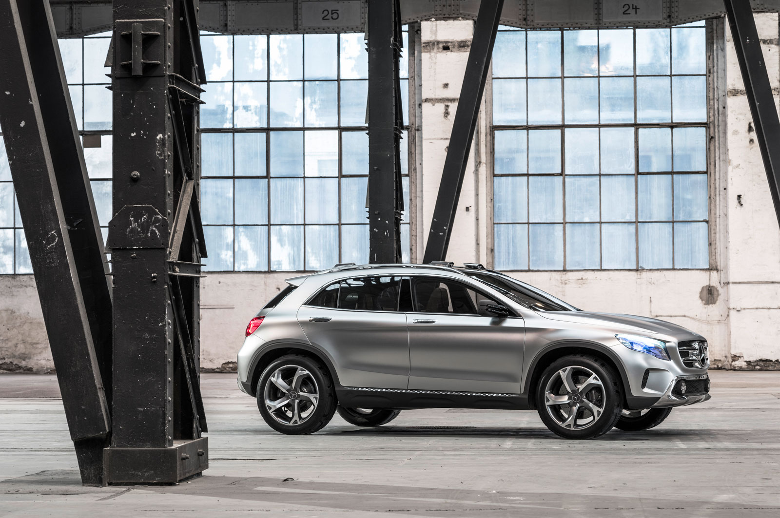 Mercedes-Benz GLA, 2013