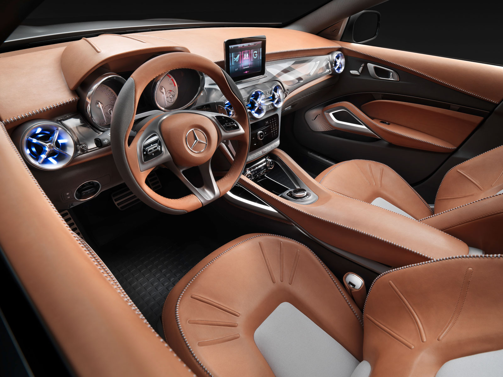 Mercedes-Benz GLA, 2013