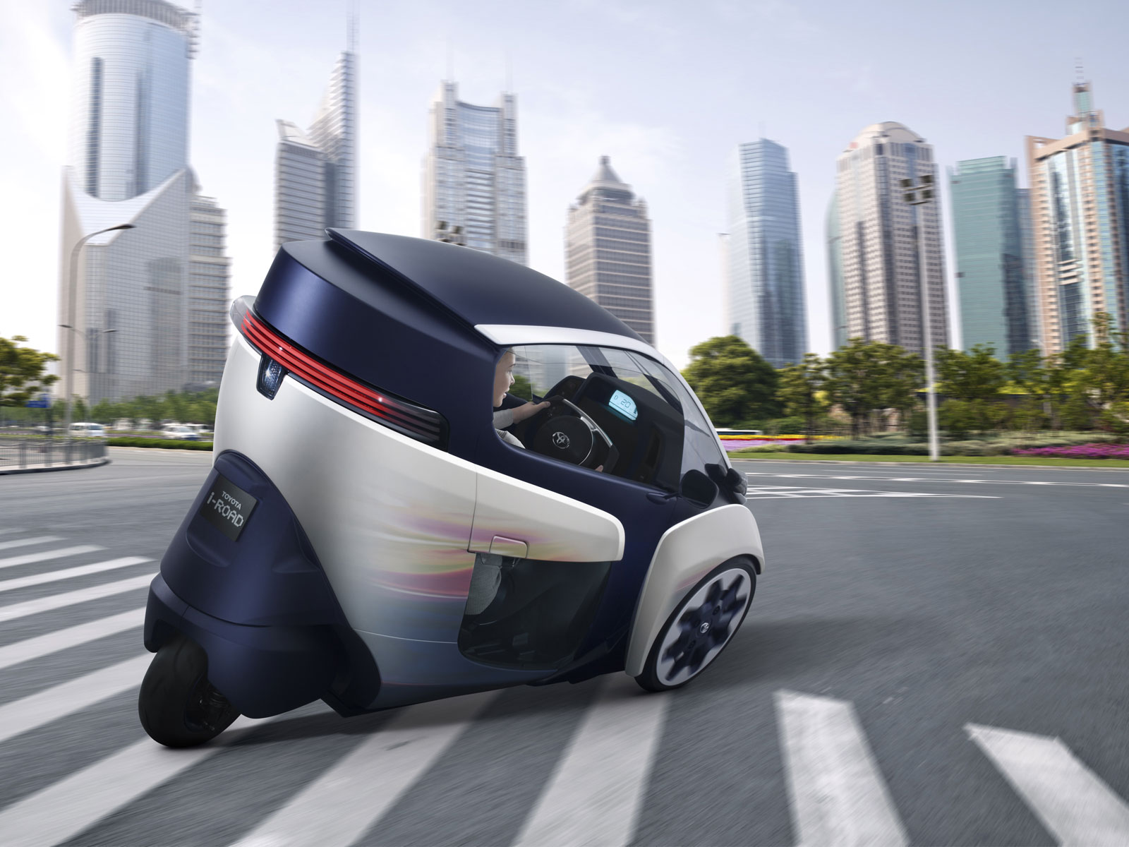Toyota i-Road, 2013