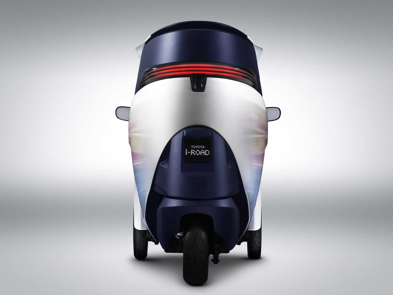 Toyota i-Road, 2013