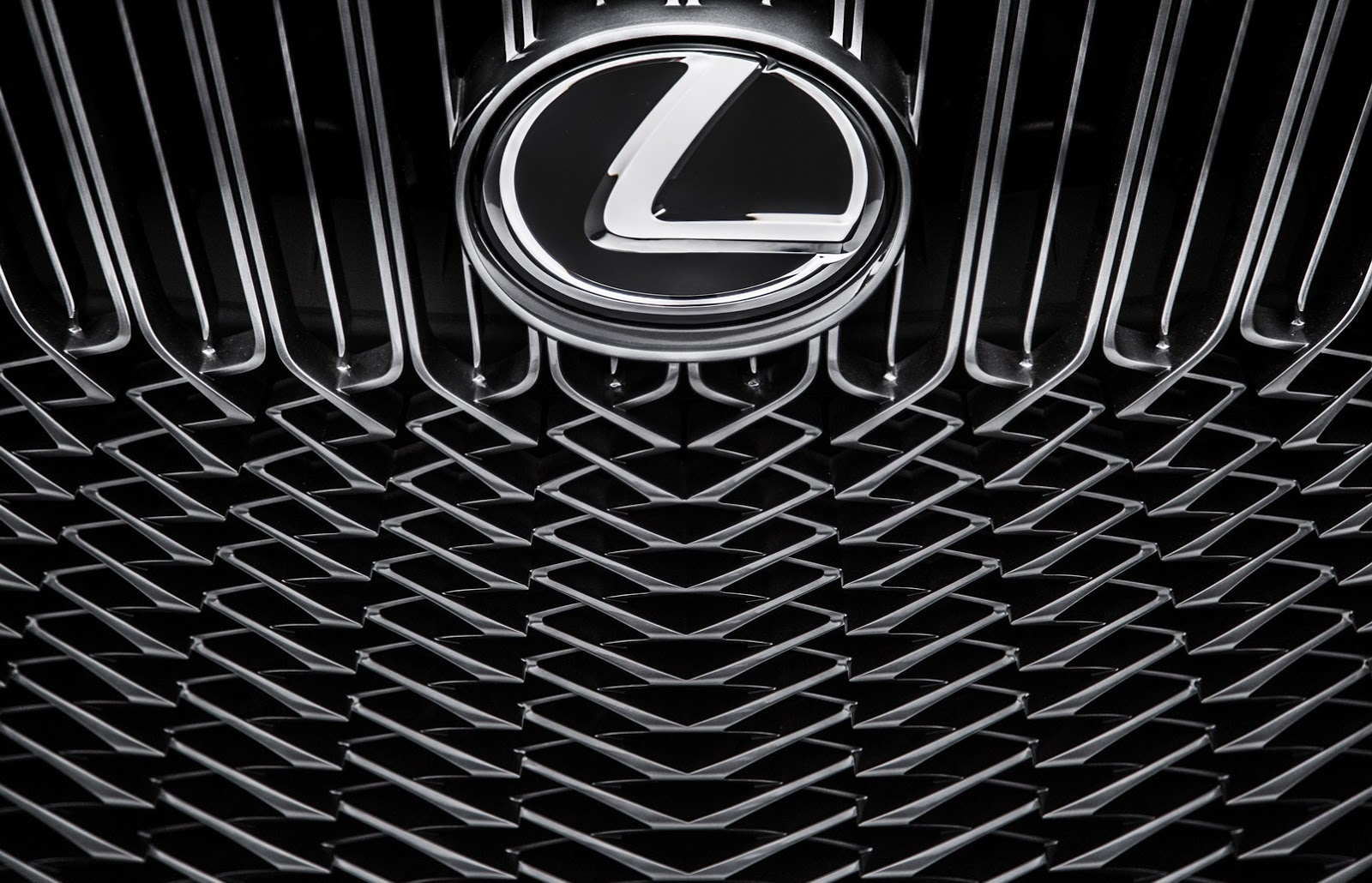 Lexus LF-C2 Concept, 2014 - Grille and Badge Design