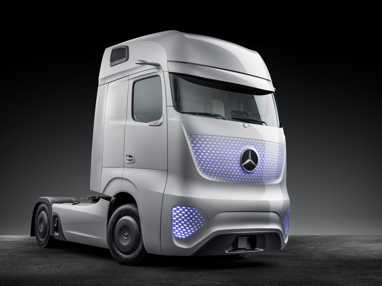 Mercedes-Benz Future Truck 2025, 2014