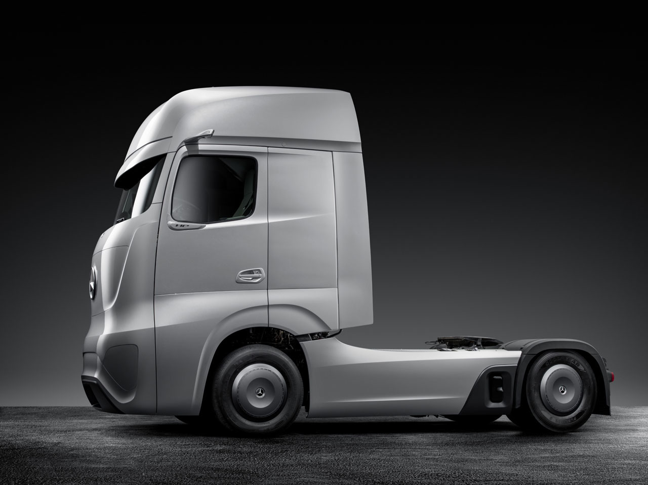 Mercedes-Benz Future Truck 2025, 2014