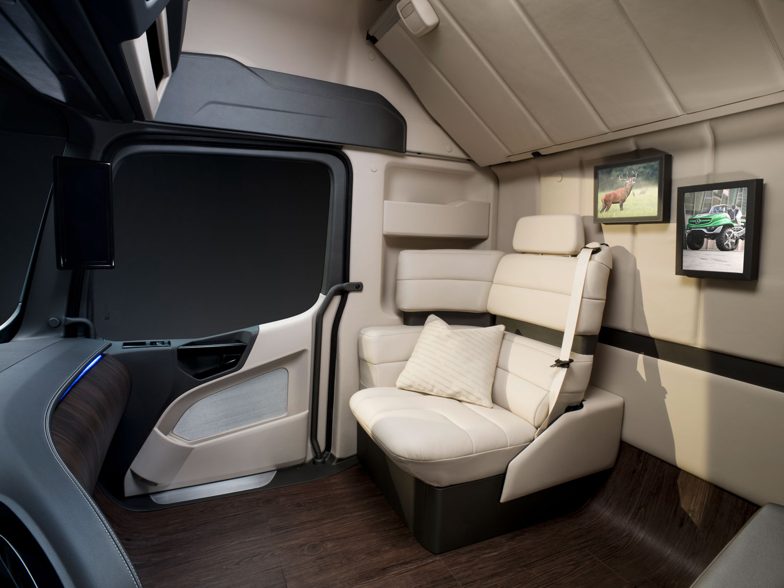 Mercedes-Benz Future Truck 2025, 2014