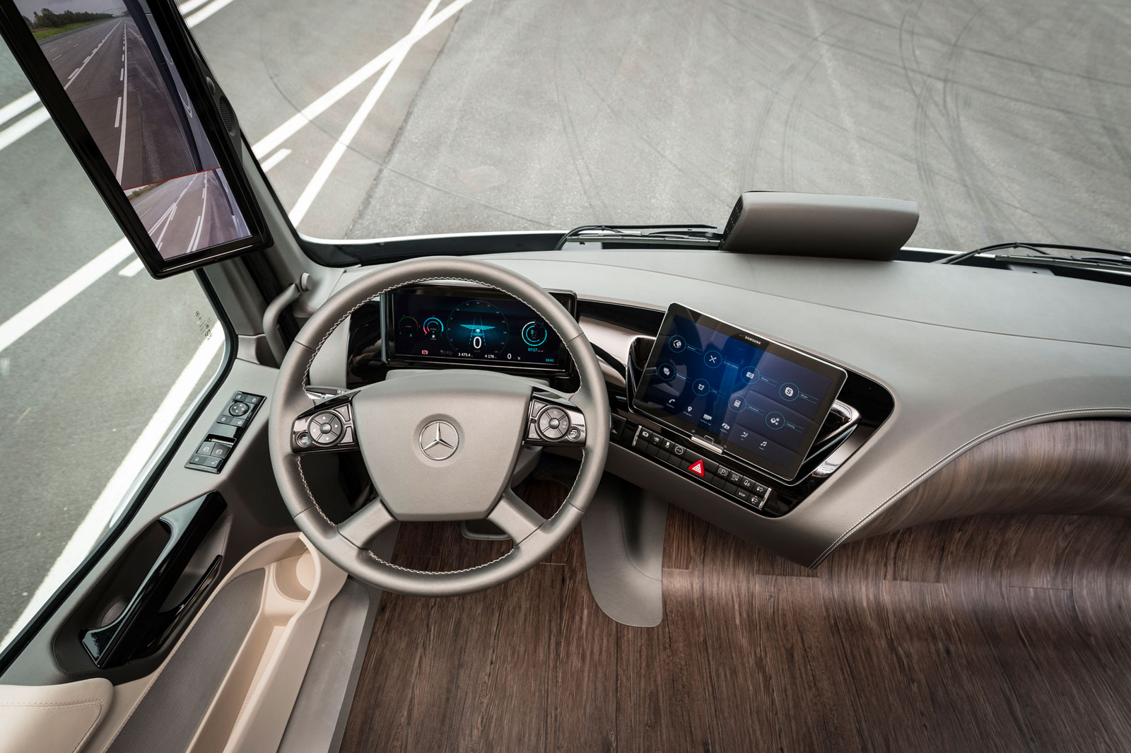 Mercedes-Benz Future Truck 2025, 2014