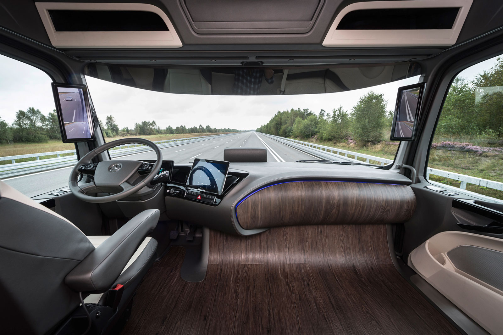 Mercedes-Benz Future Truck 2025, 2014