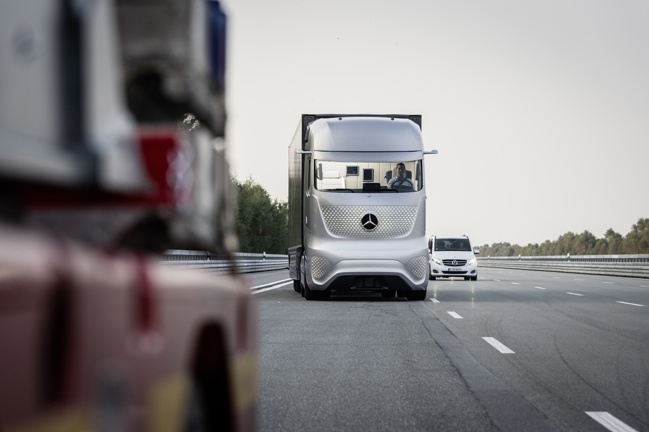Mercedes-Benz Future Truck 2025, 2014