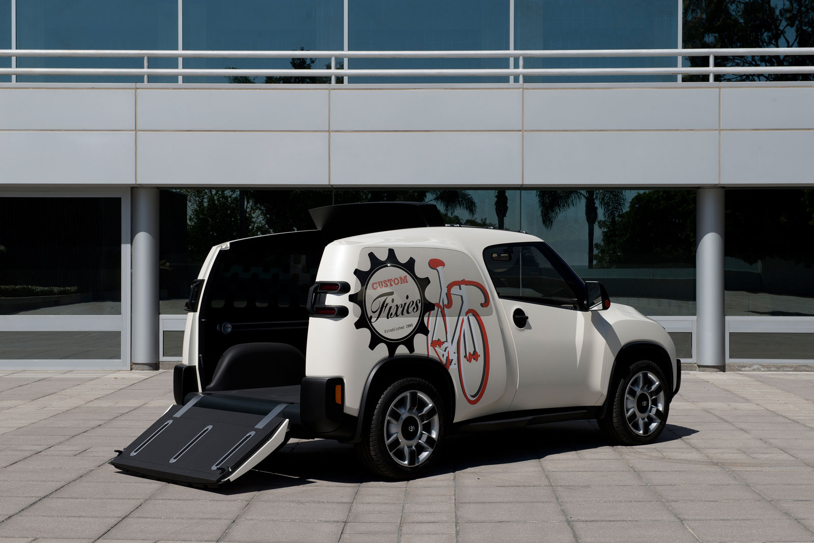 Toyota Urban Utility, 2014