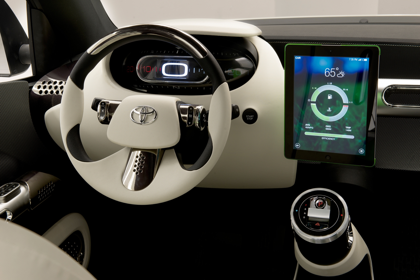Toyota Urban Utility, 2014 - Interior