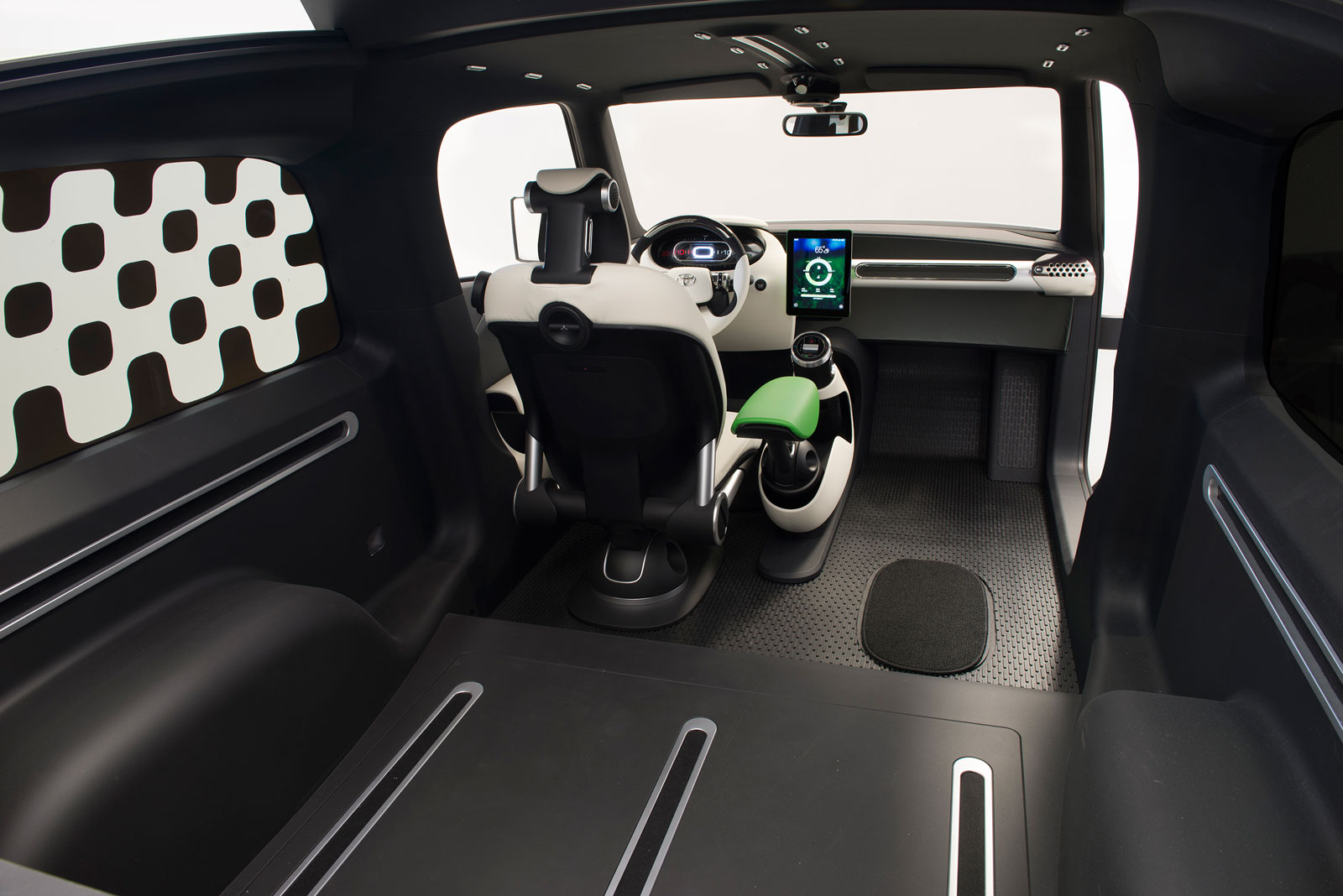Toyota Urban Utility, 2014 - Interior