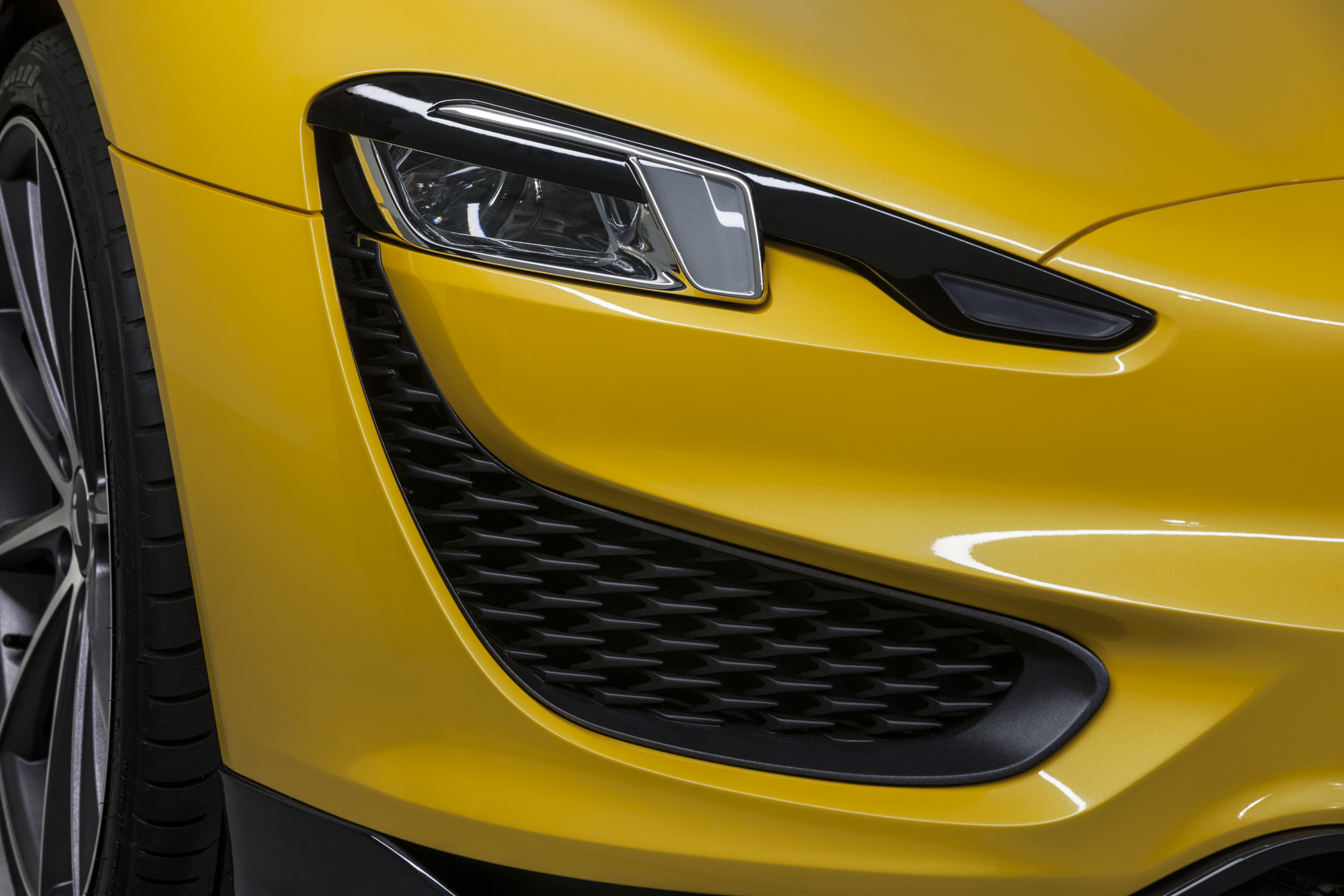 Magna Steyr MILA Plus Concept, 2015