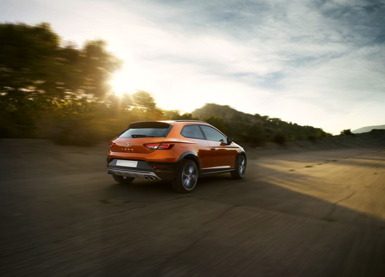Seat Leon Cross Sport Show Car, 2015