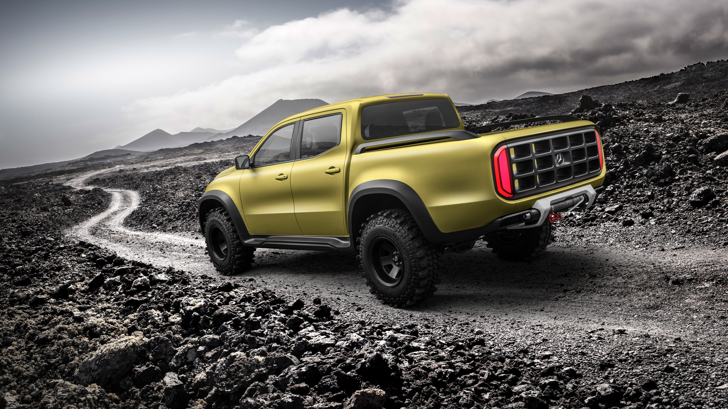 Mercedes-Benz Concept X-Class powerful adventurer, 2016