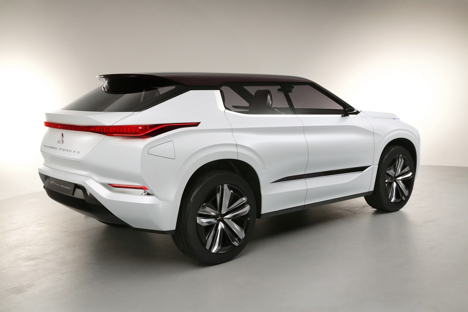 Mitsubishi GT-PHEV Concept, 2016
