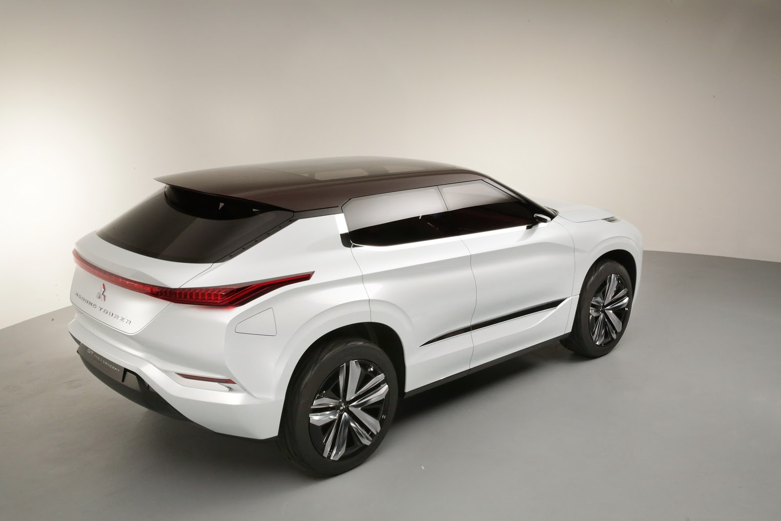 Mitsubishi GT-PHEV Concept, 2016