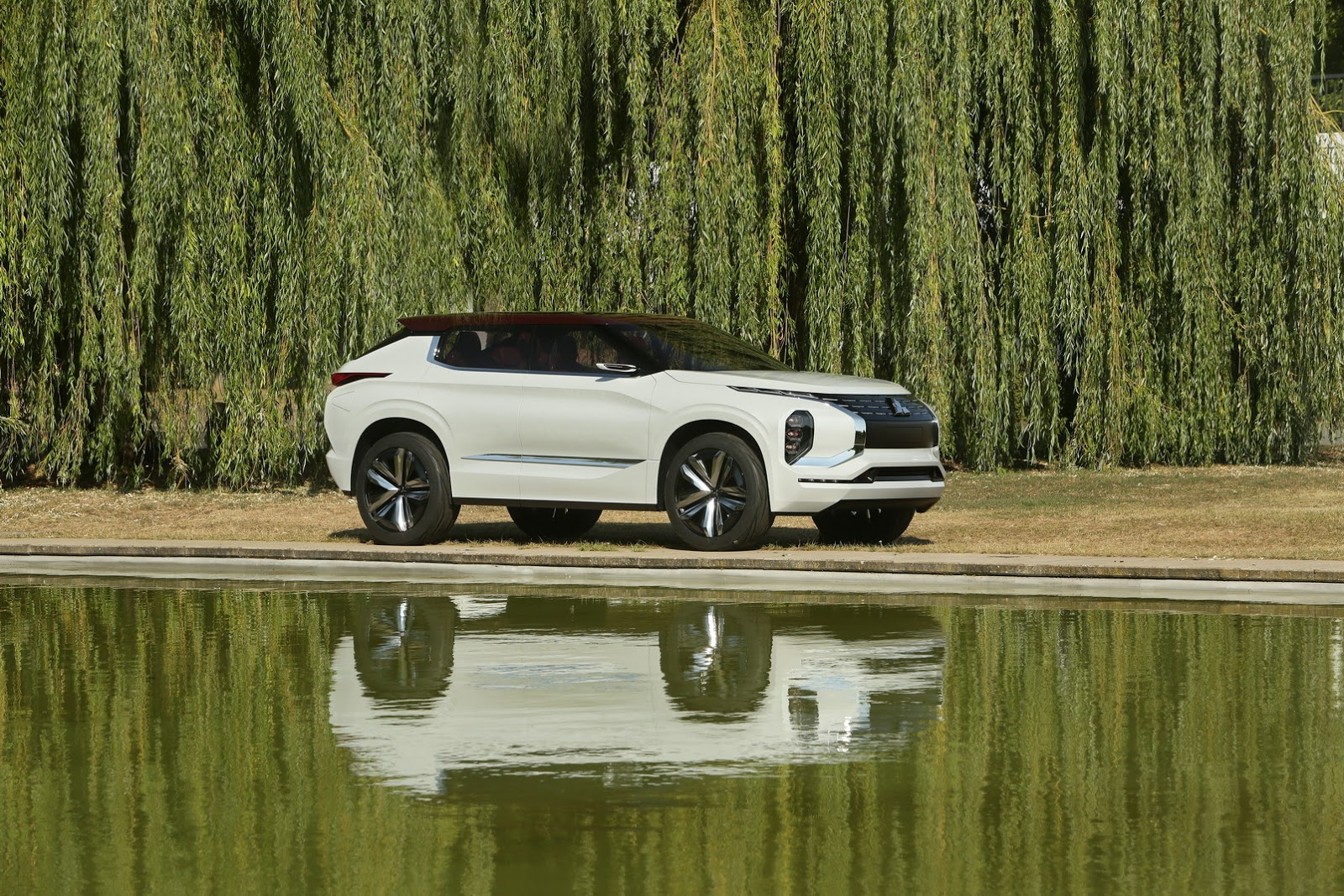 Mitsubishi GT-PHEV Concept, 2016
