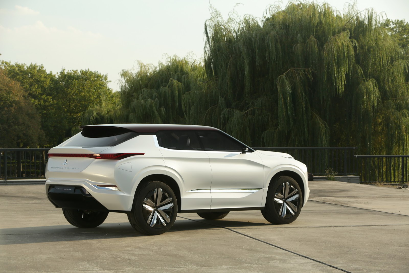 Mitsubishi GT-PHEV Concept, 2016