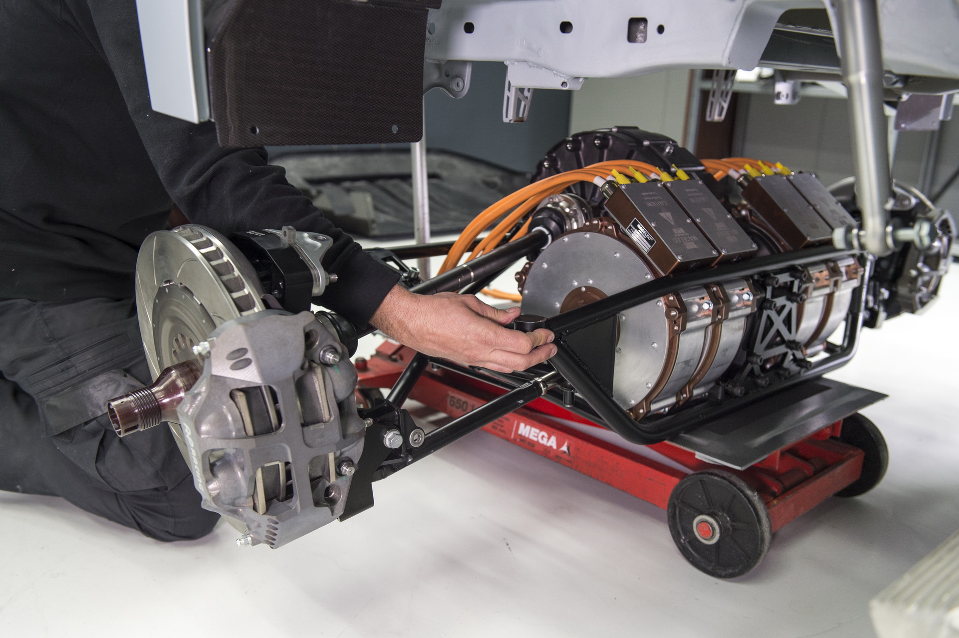 This model features four engines that reach 12,000 revs