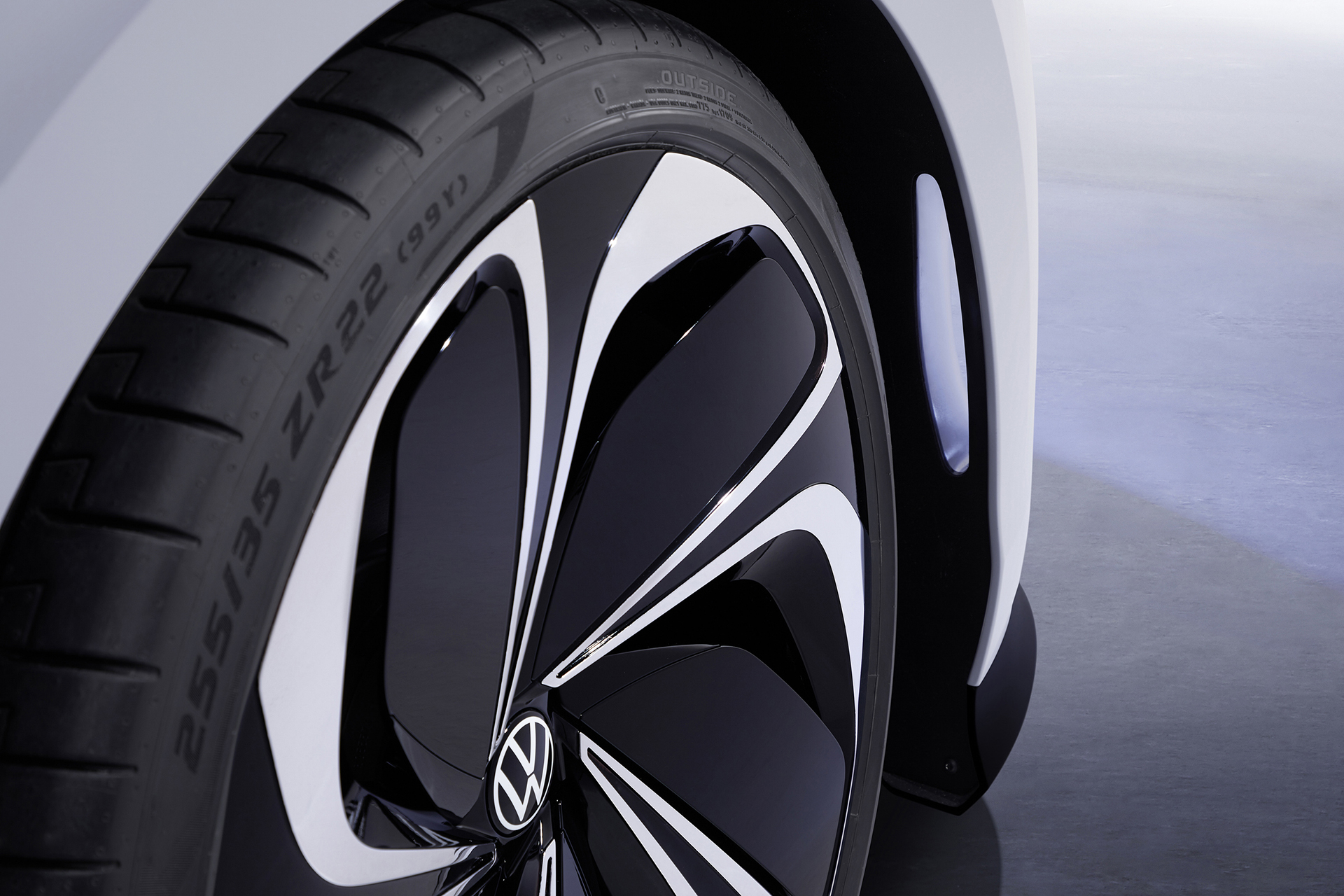 Volkswagen ID. Space Vizzion Concept, 2019
