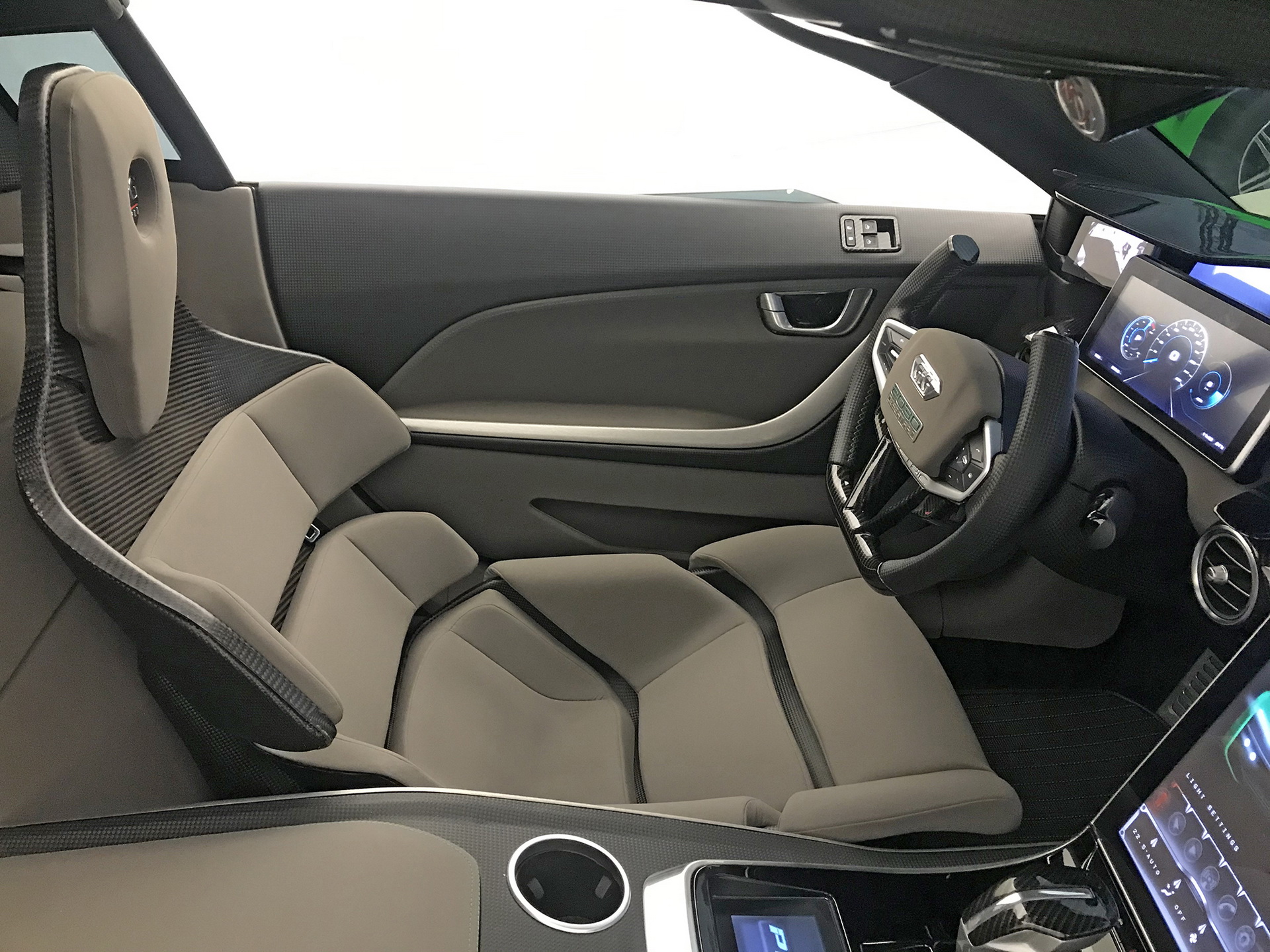 GFG Style Vision 2030 Desert Raid Prototype, 2020 - Interior