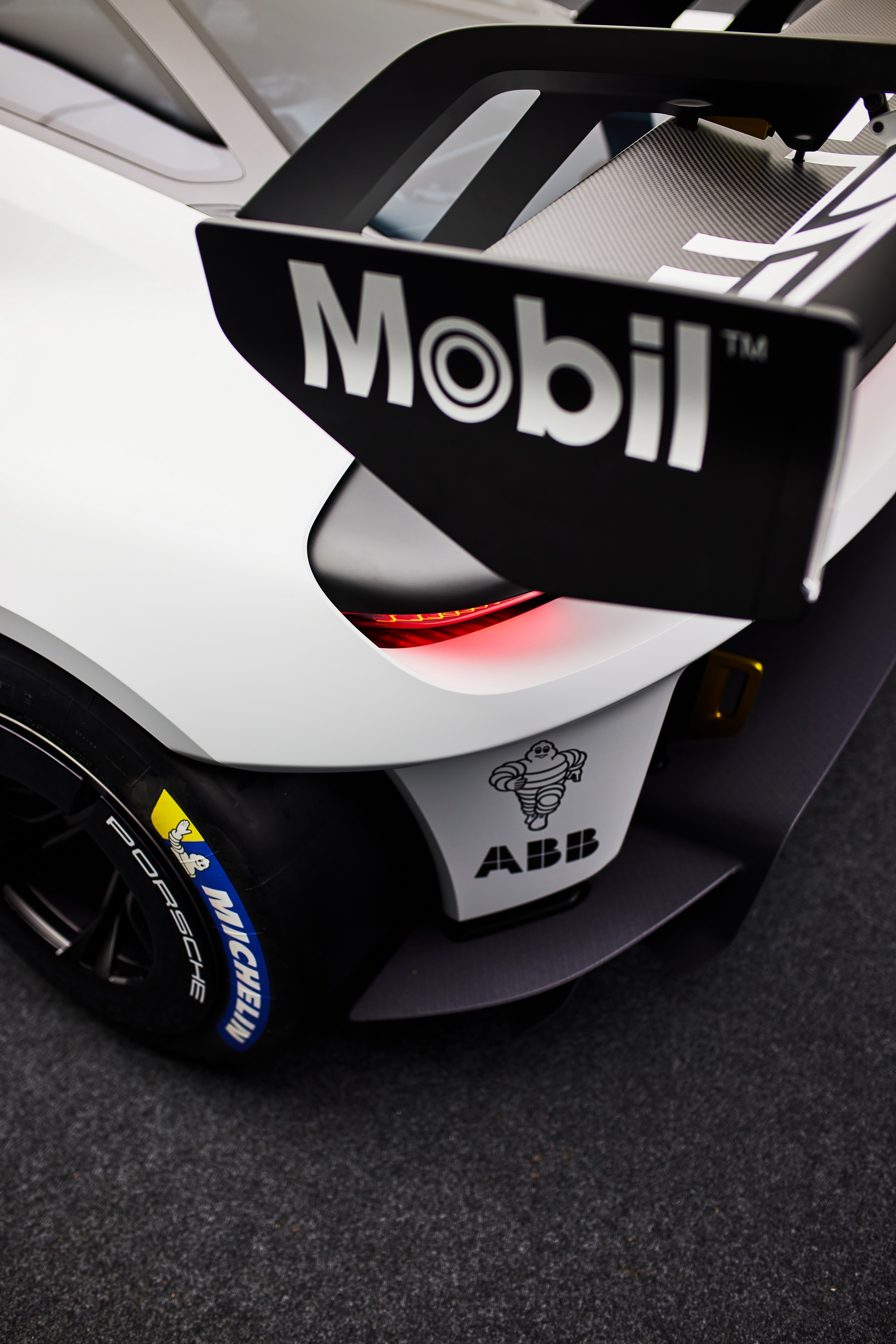 Porsche Mission R, 2021