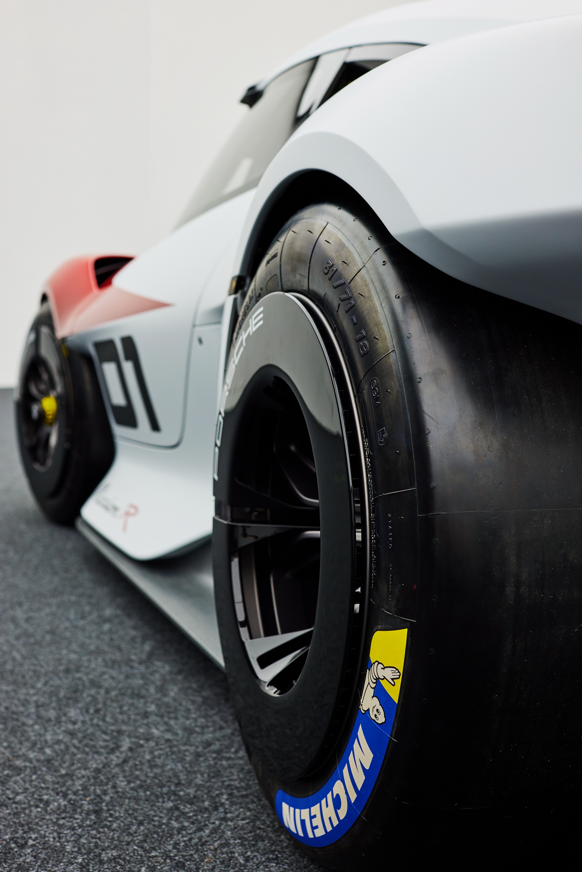 Porsche Mission R, 2021