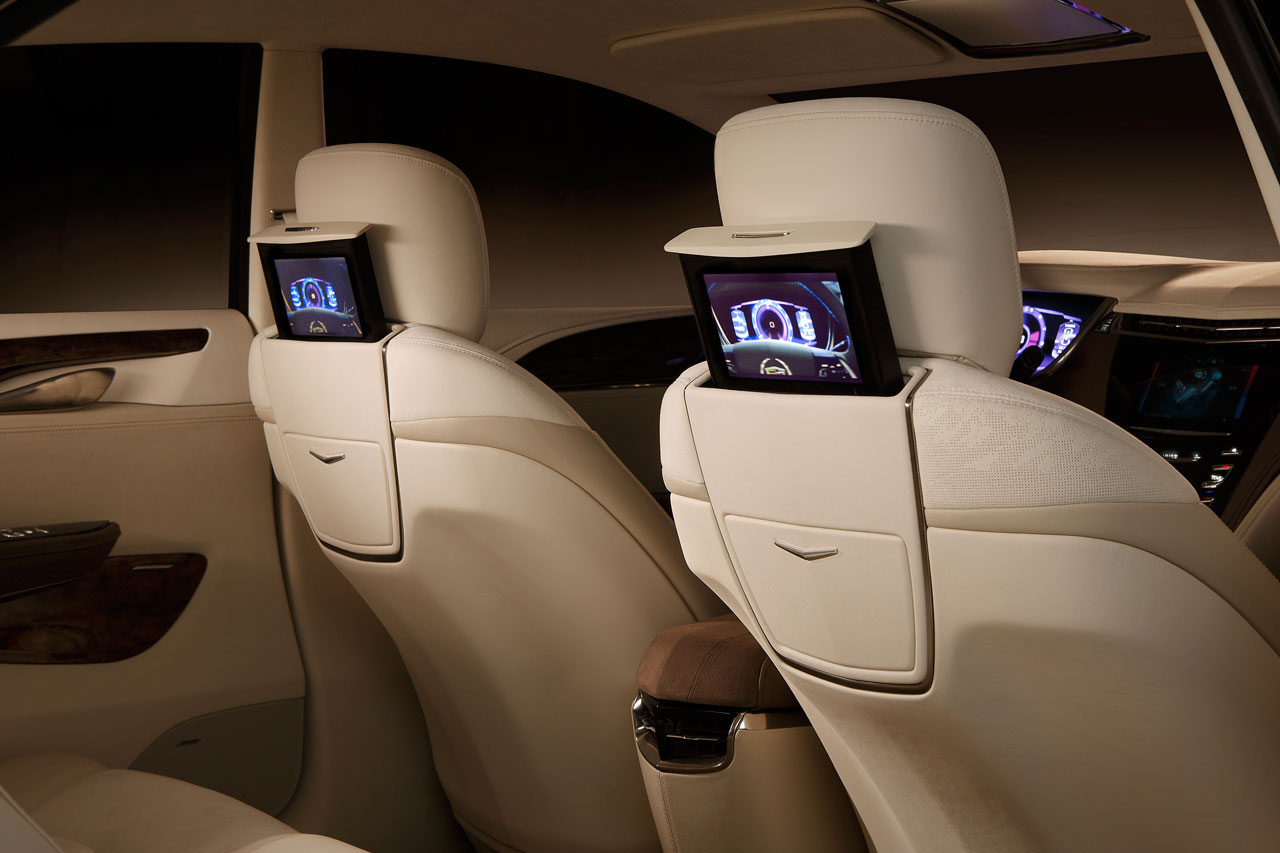 Cadillac XTS Platinum, 2010