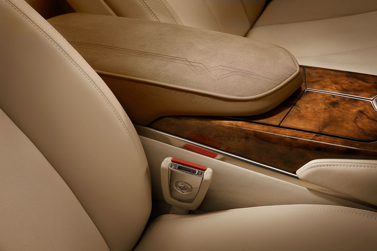 Cadillac XTS Platinum, 2010