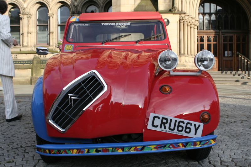 Andy Saunders' Citroen 2CV (2007): Кубизм на дороге
