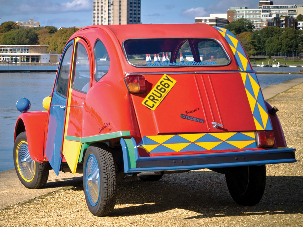 Andy Saunders' Citroen 2CV (2007): Кубизм на дороге