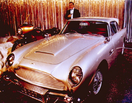 Aston Martin DB5 (1964): James Bond