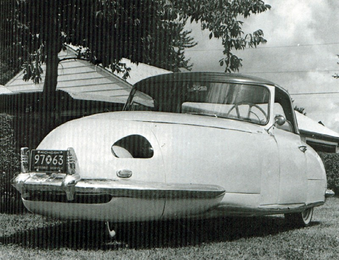 Davis Divan Sedan (1948)
