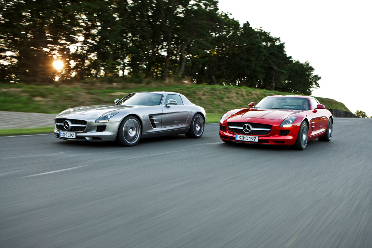 Mercedes-Benz SLS AMG (2010): Крыло чайки