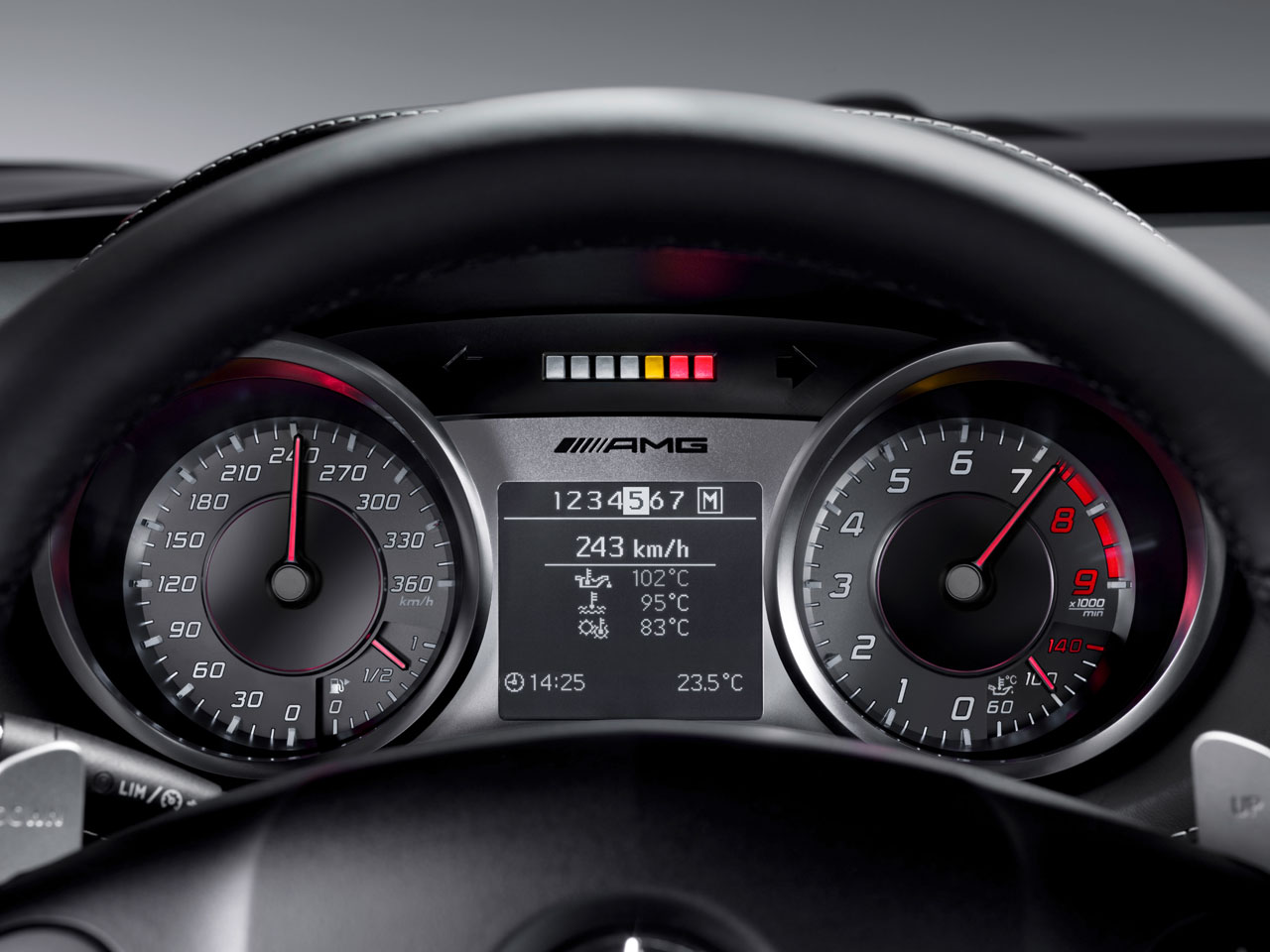 Mercedes-Benz SLS AMG (2010): Крыло чайки