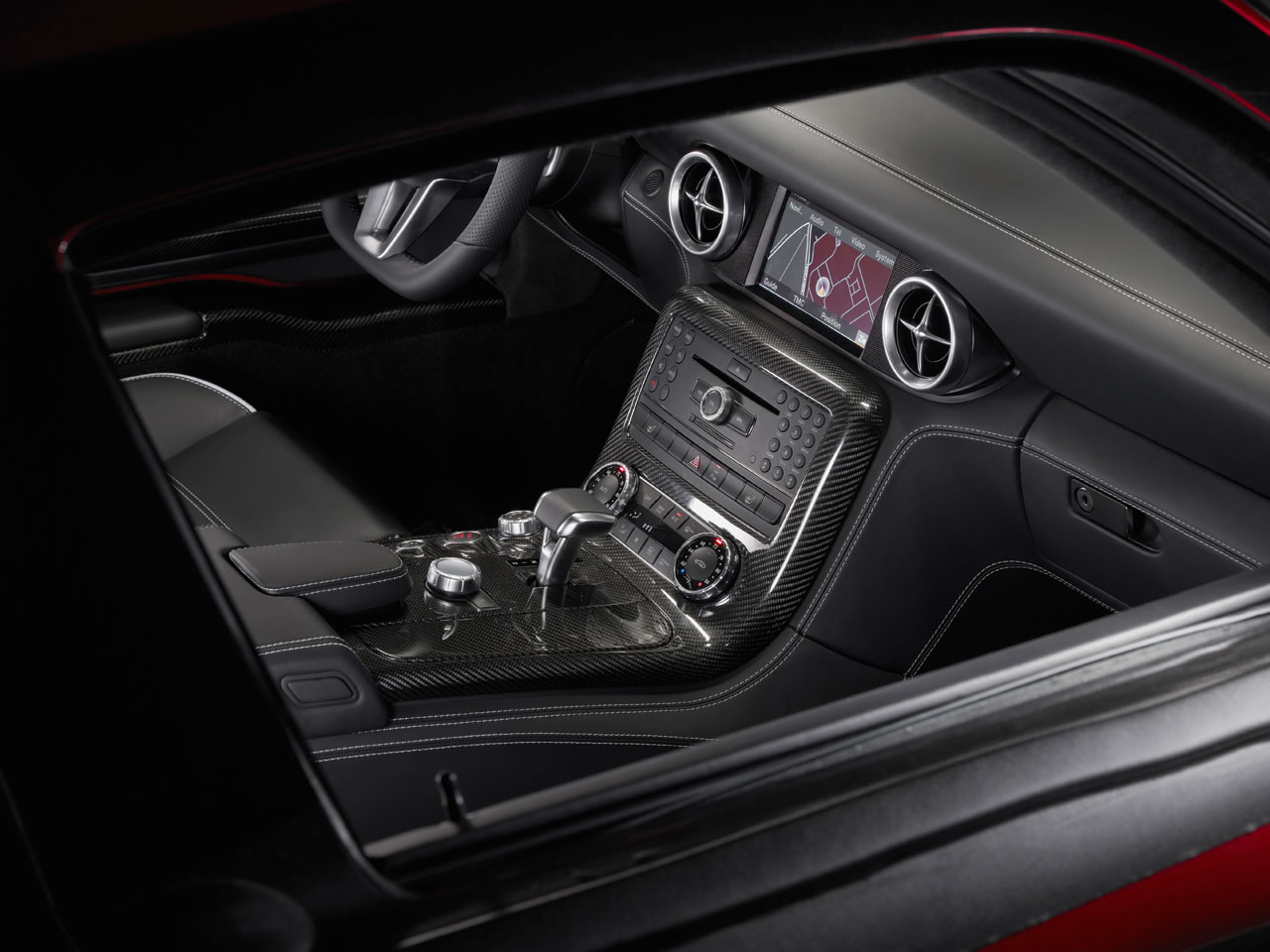 Mercedes-Benz SLS AMG (2010): Крыло чайки