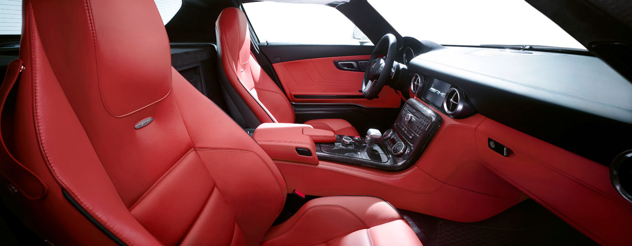 Mercedes-Benz SLS AMG (2010): Крыло чайки