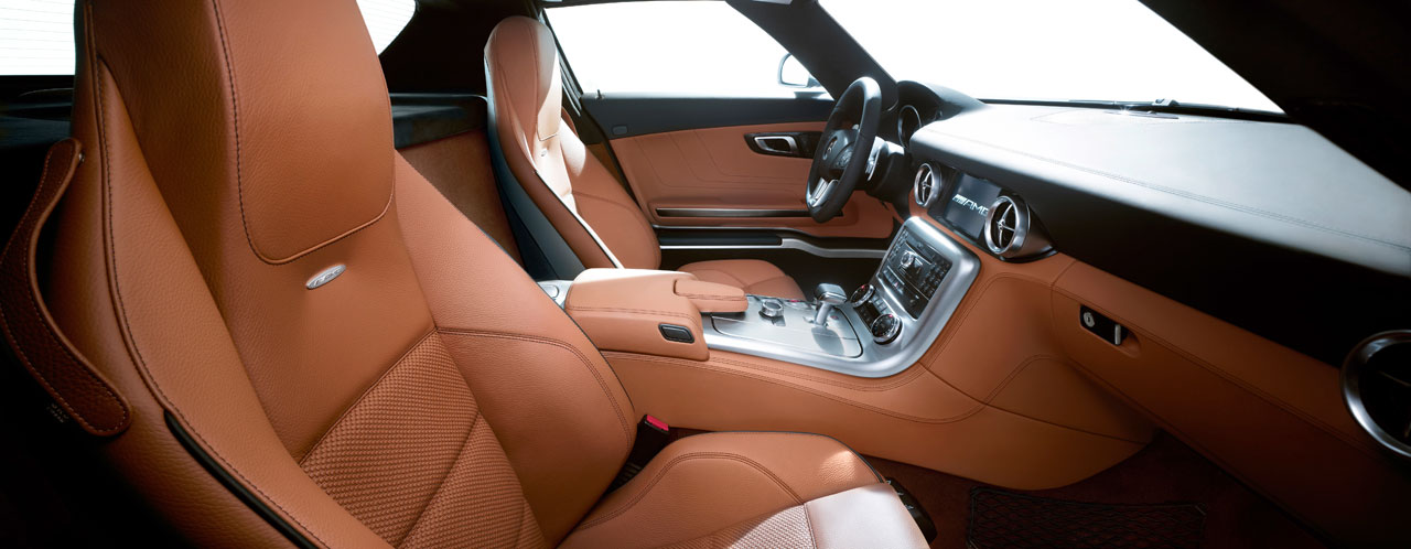 Mercedes-Benz SLS AMG (2010): Крыло чайки