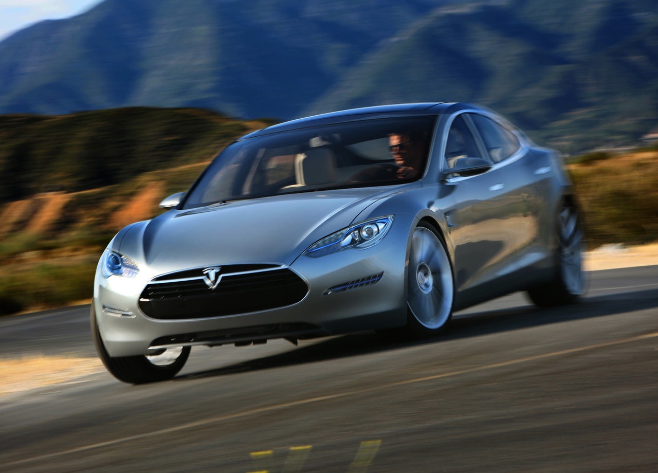 Tesla Model S: Электрический седан