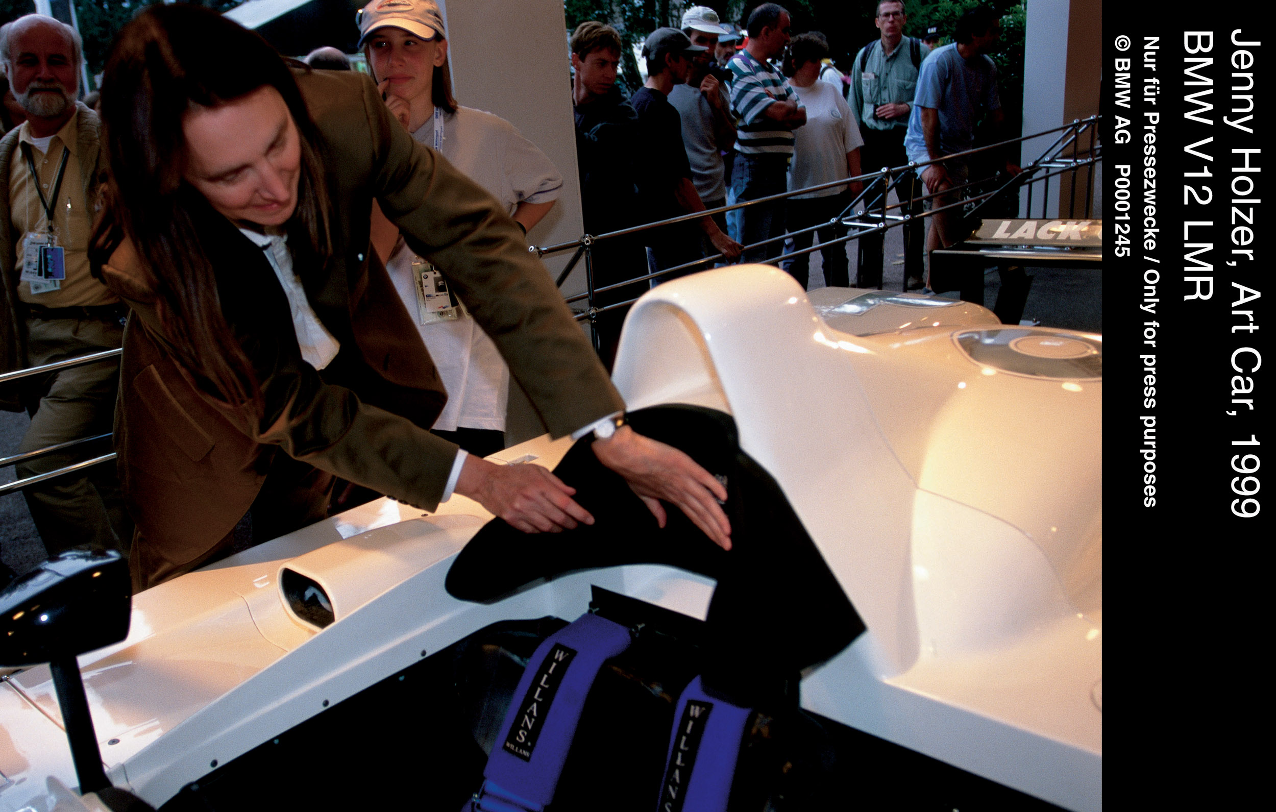 BMW V12 LMR Art Car # 15 (1999): Jenny Holzer