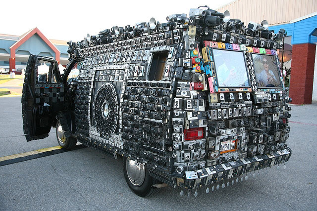 Camera Van: Внимание, сейчас вылетят птички!