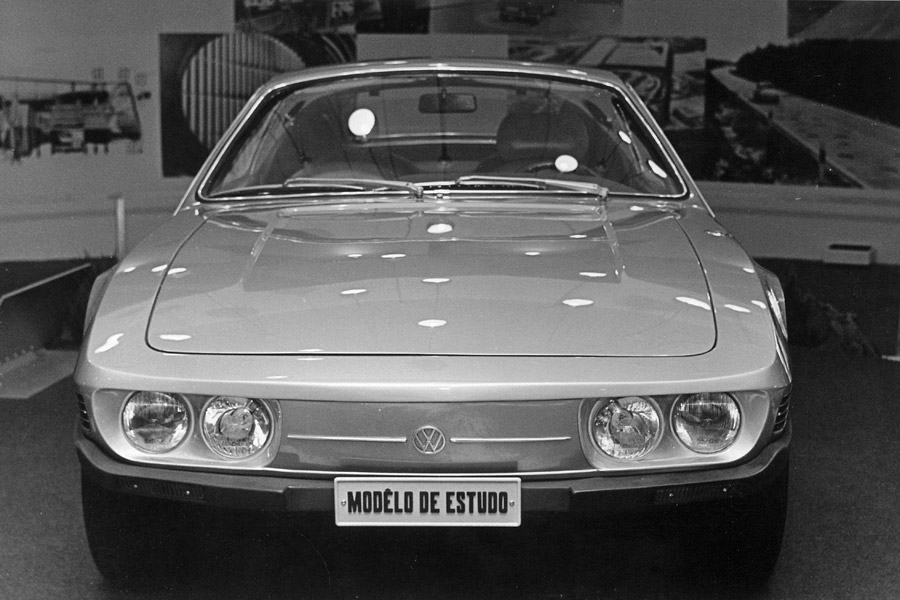 The distinctive double headlights also came from the 1600 – while they graced the front of an ordinary saloon in the form of the aforementioned model, this time they were a defining design characteristic.
