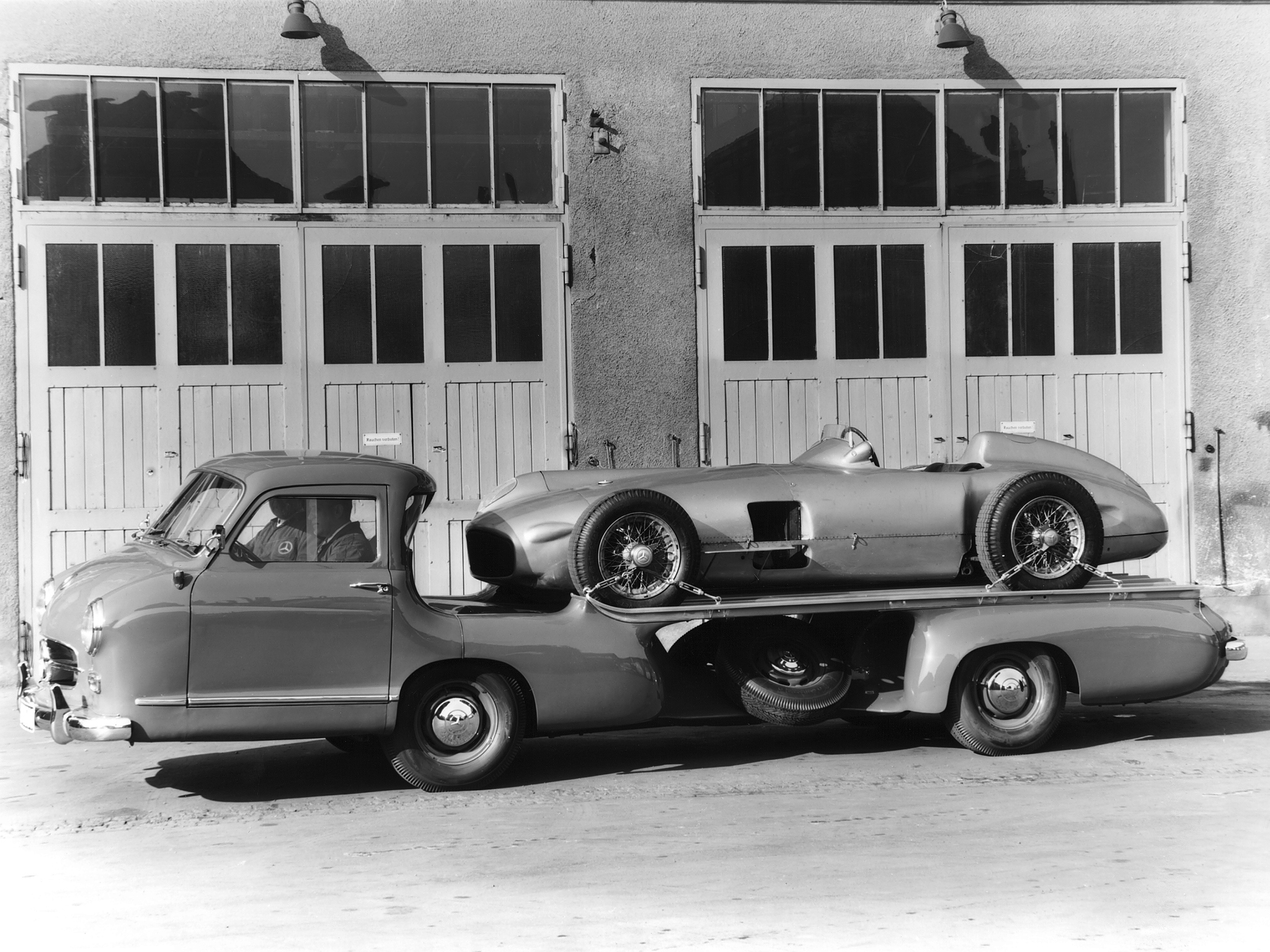 Mercedes Benz “Blue Wonder” racing-car transporter (1954)