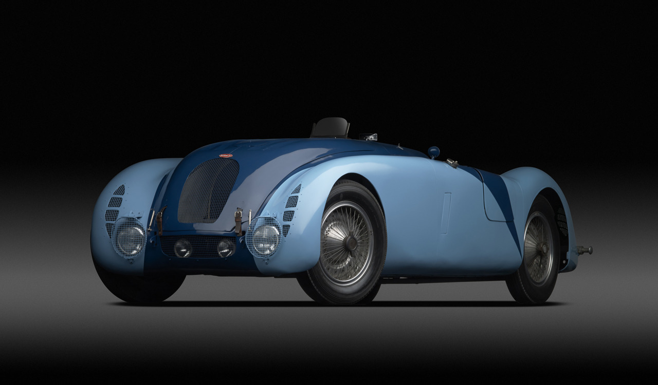 Bugatti Veyron 'Jean-Pierre Wimille' (2013) - Design inspiration from the Bugatti 57G 'Tank'