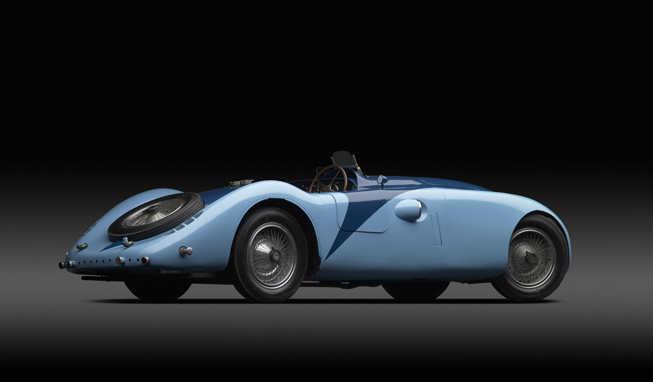 Bugatti Veyron 'Jean-Pierre Wimille' (2013) - Design inspiration from the Bugatti 57G 'Tank'