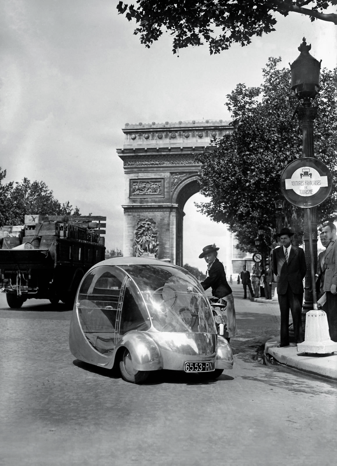 Paul Arzens L’Oeuf Electrique (1942)