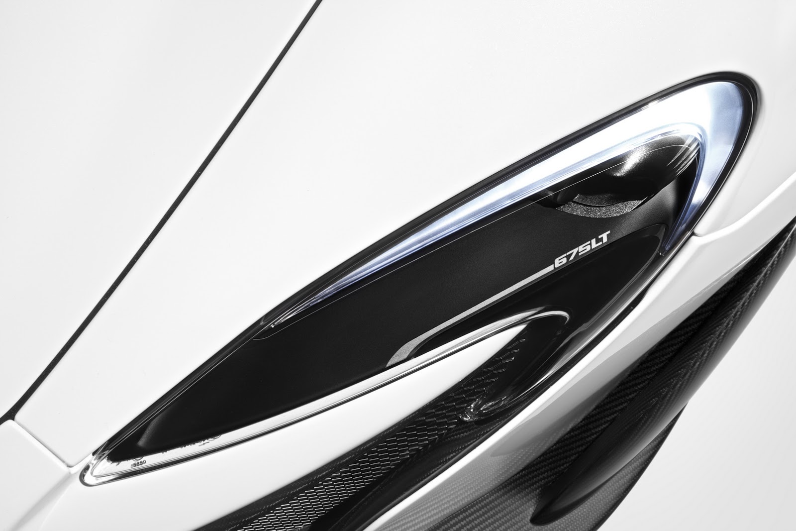  McLaren 675LT (2015)