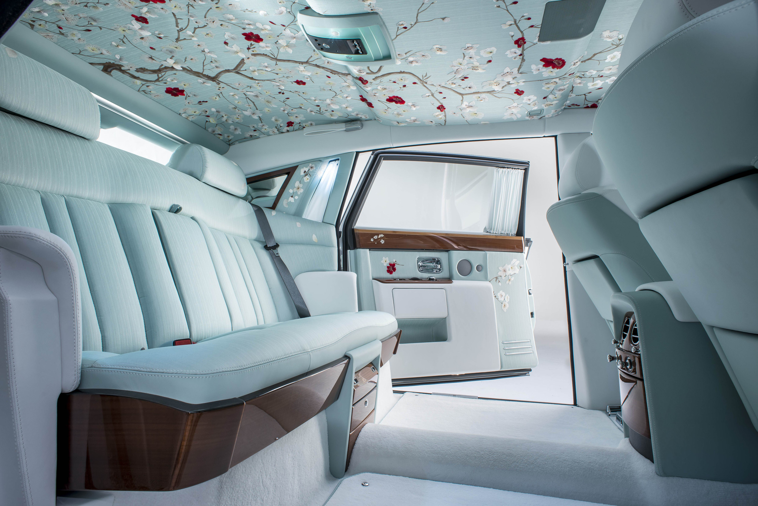 Rolls-Royce Phantom Serenity (2015)
